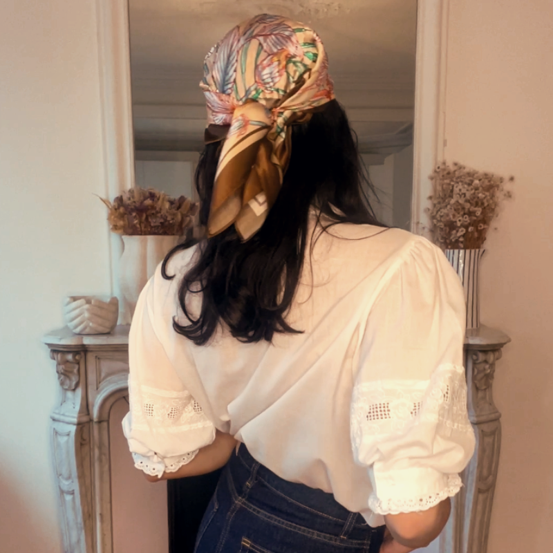 Comment mettre un carré de soie cheveux / bandana ?
